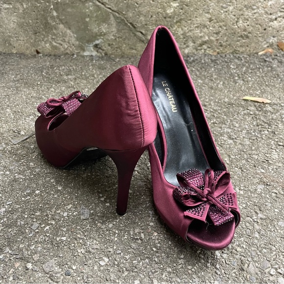 LE CHATEAU Satin Peep Toe Heels - Picture 1 of 5